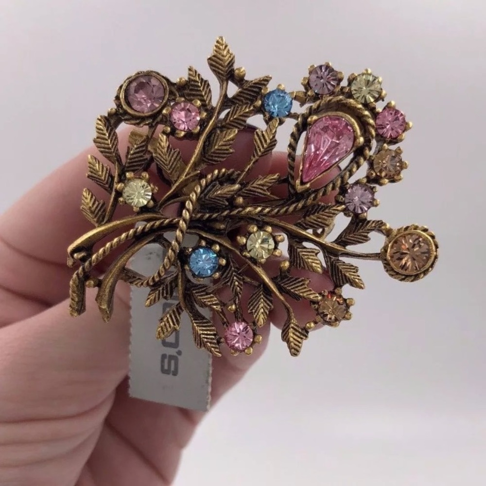 🆕 Chico’s Gold Tone and Floral Brooch Pin W/ Tag
